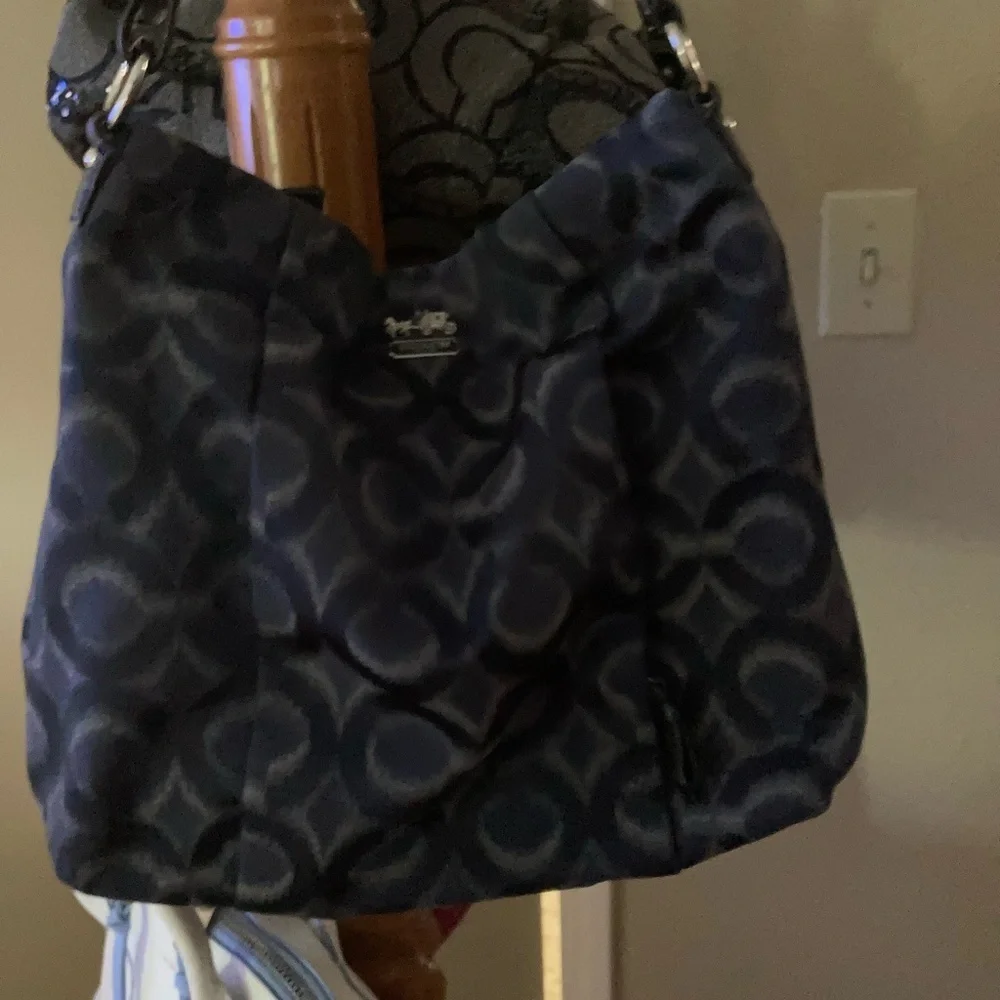 Coach Madison Box Op Art Large Shoulder Bag Navy scheme